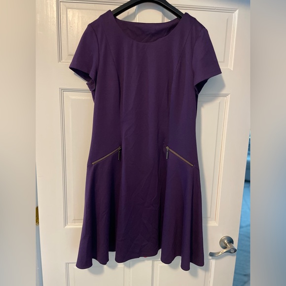 Beautiful purple dress size 16 - Picture 5 of 5